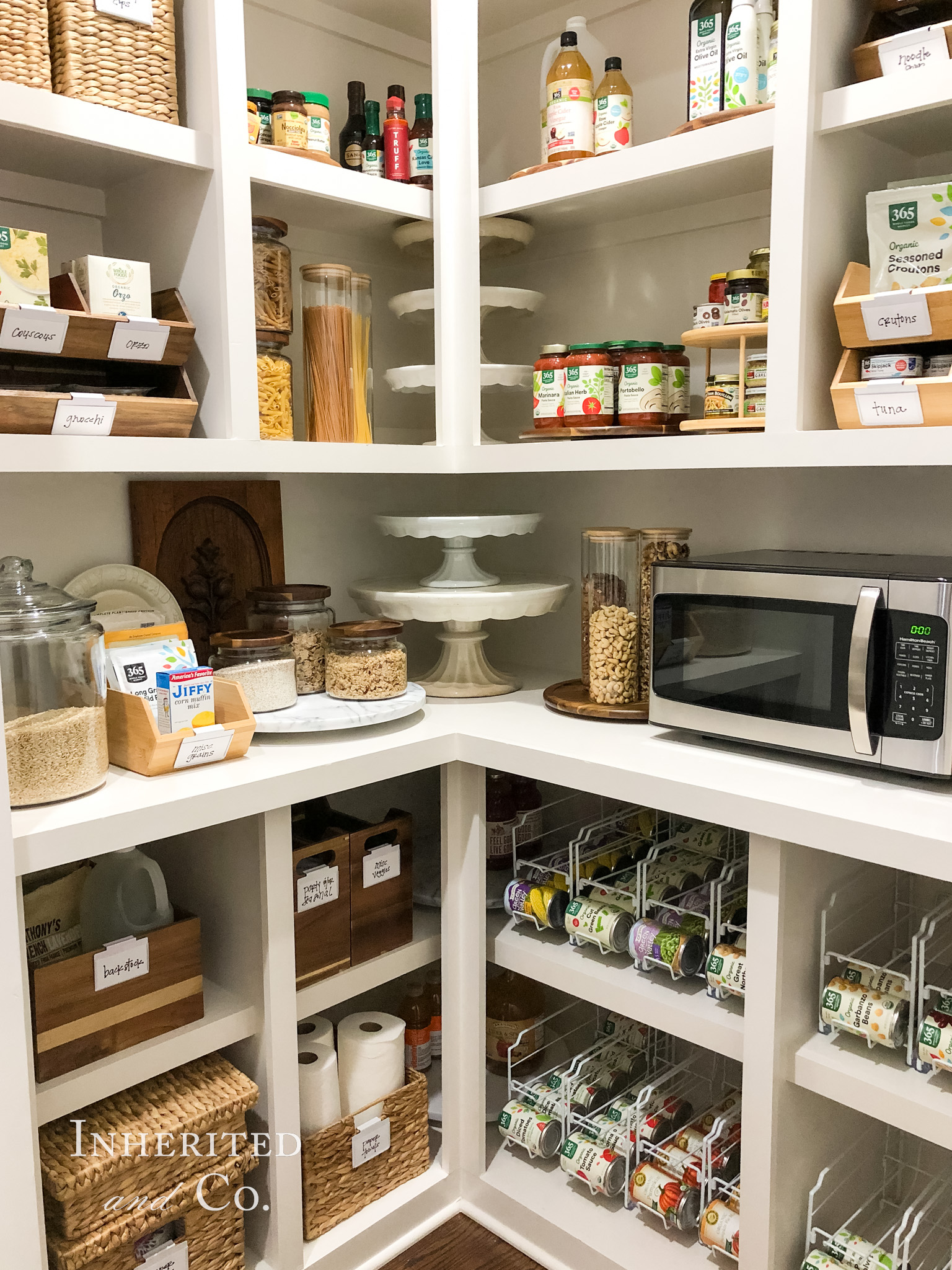 organized pantry shelves