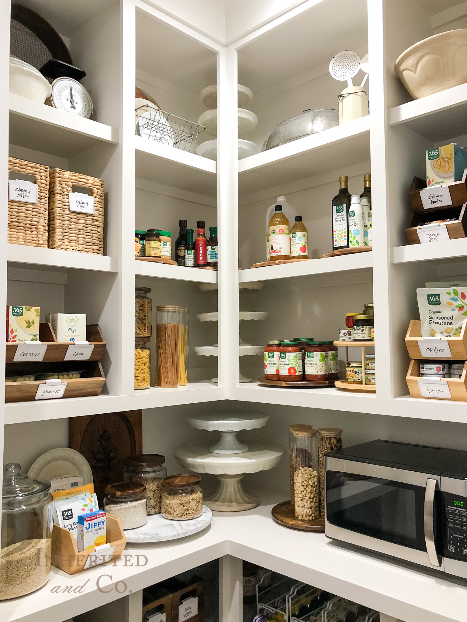 organized pantry shelves