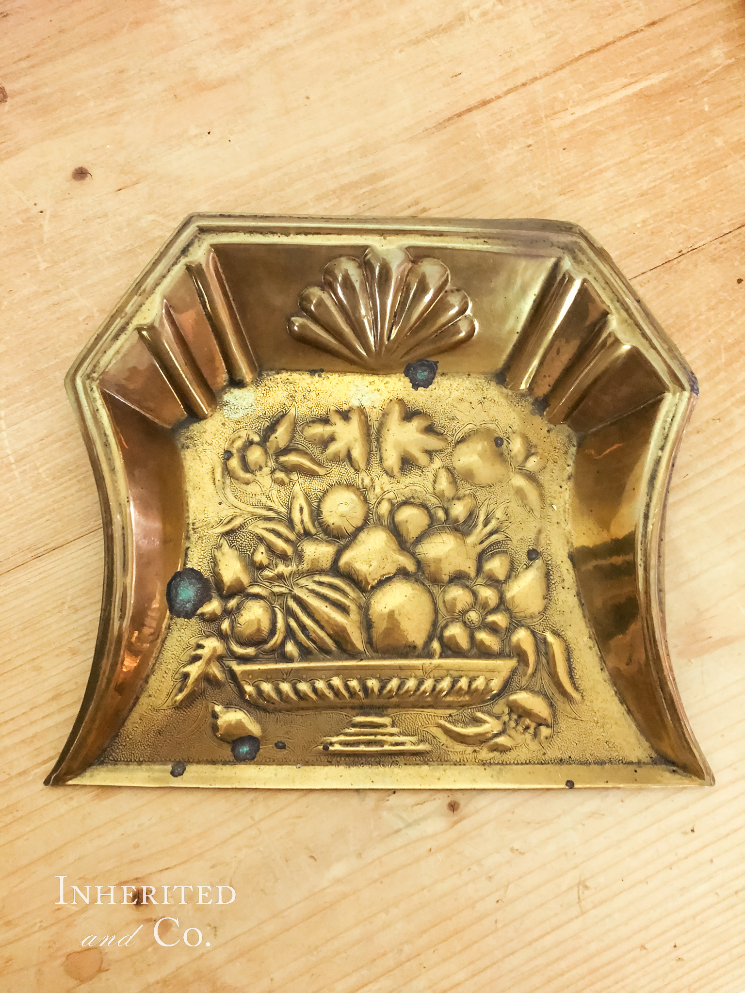Antique Brass Crumb Pan