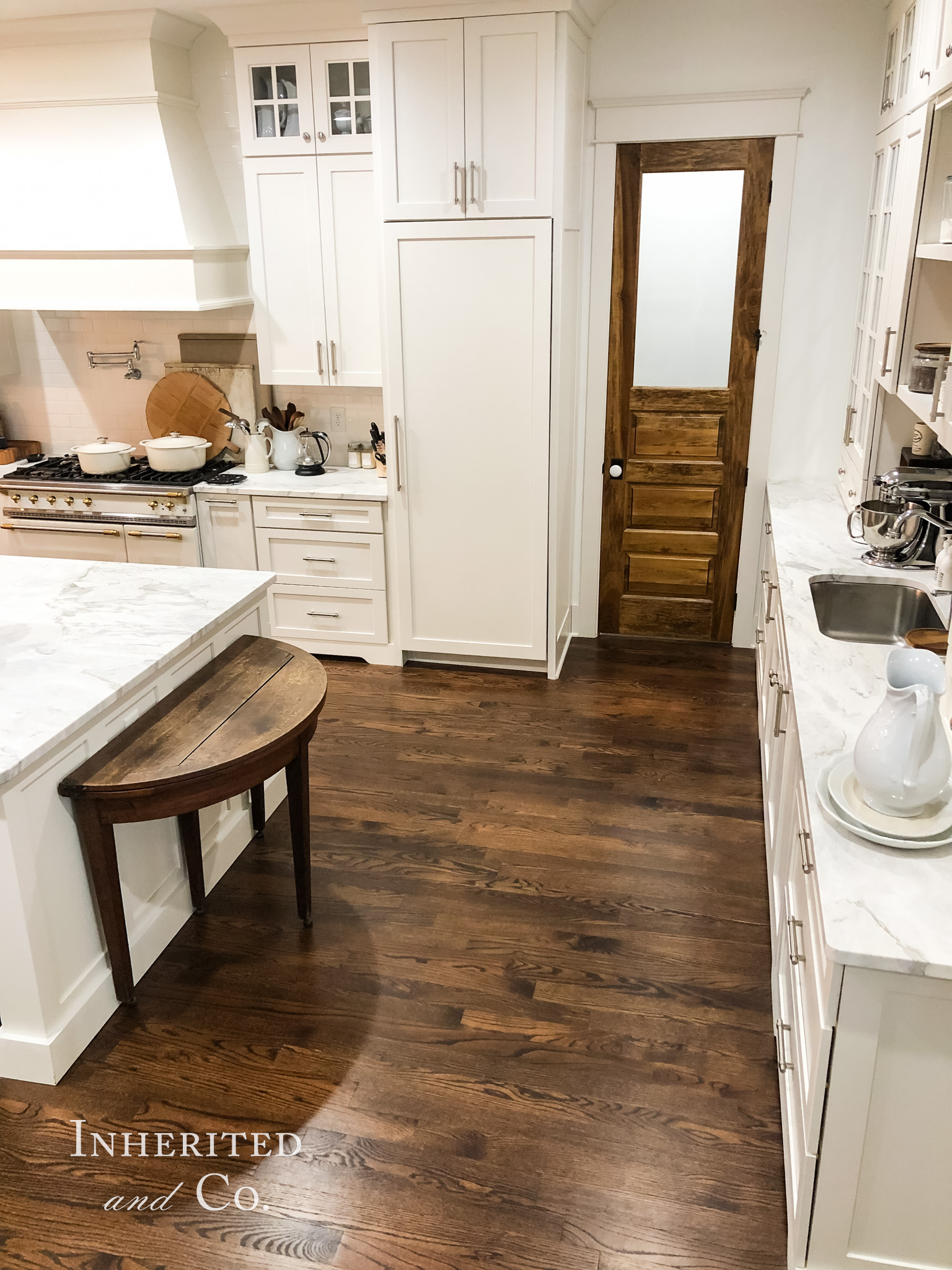 Wide Walkway in a Kitchen for Parties